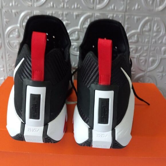 Nike‎ LeBron Soldier 14 Men\'s Basketball Shoes Black Whitte Size 11 NEW main image 9